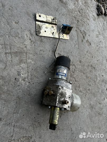 Насос подьема крышки багажника bmw e65/e66