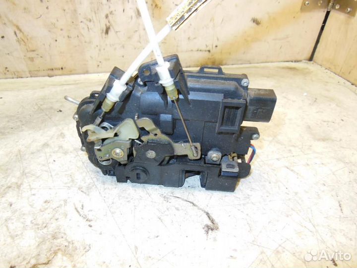 Замок двери задней левой Audi A6 allroad quattro