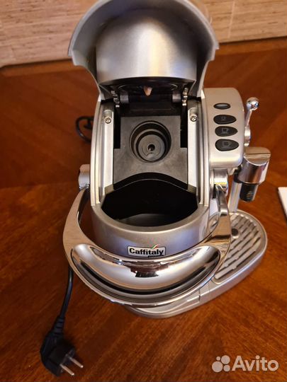 Капсульная кофемашина с копучинатором