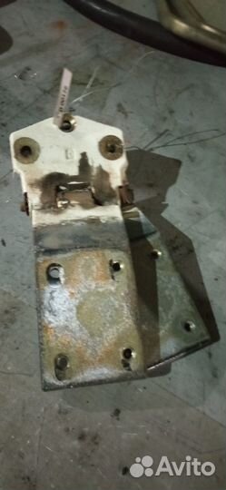 Петля двери правой DAF XF 95 2004