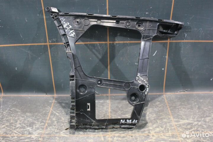 Направляющая бампера заднего левая - Audi Q7 4M