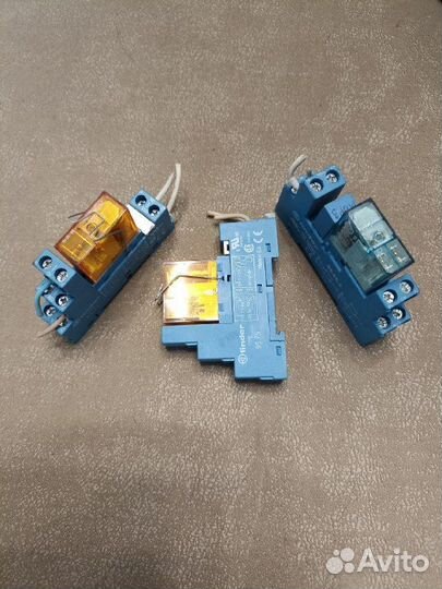 Реле с колодкой