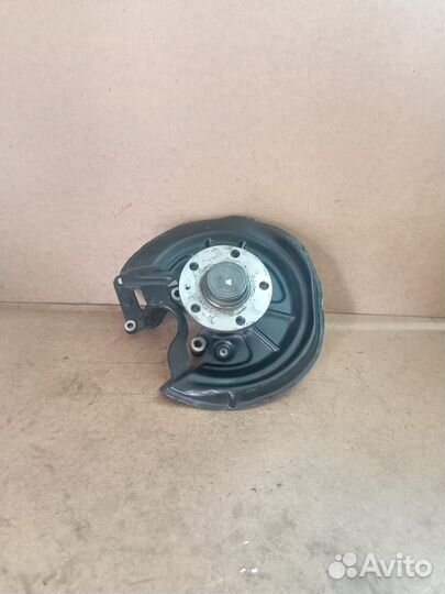 Кулак задний правый Volkswagen Golf (Mk5)