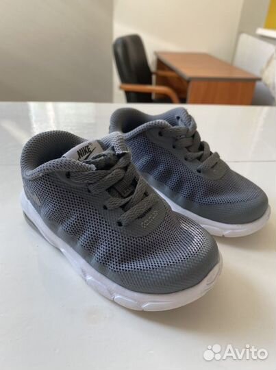 Кроссовки для мальчика nike