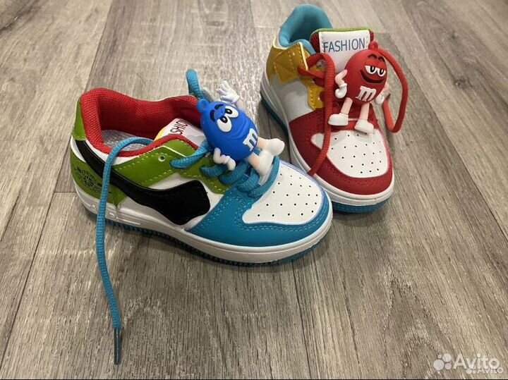 Кроссовки 29