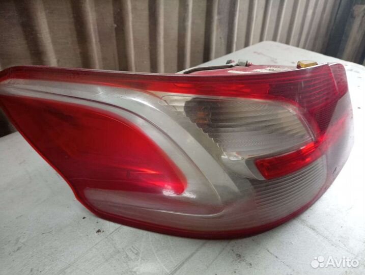 Фонарь задний левый peugeot 301