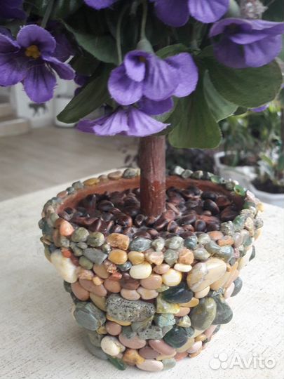 Топиарий в декоративном горшочке