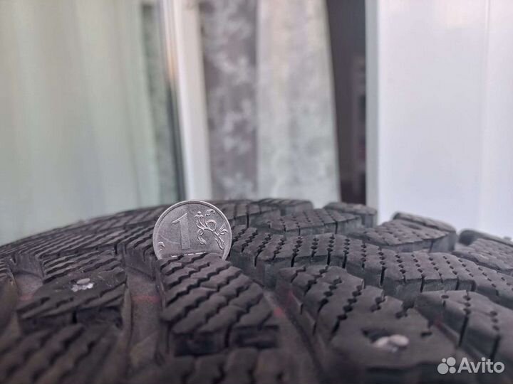 Bridgestone Blizzak Spike-01 225/55 R18 98