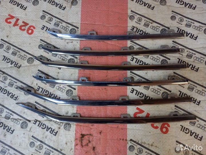 Молдинг решетки радиатора Volkswagen Polo sedan