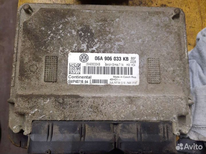 Блок управления двигателем Skoda Octavia A5 (1Z) 1