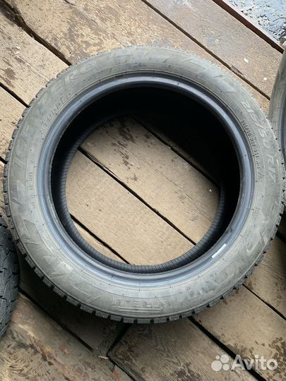 Pirelli Ice Zero 215/50 R17