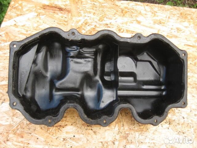 Крышка головки блока (клапанная) Nissan Maxima (88