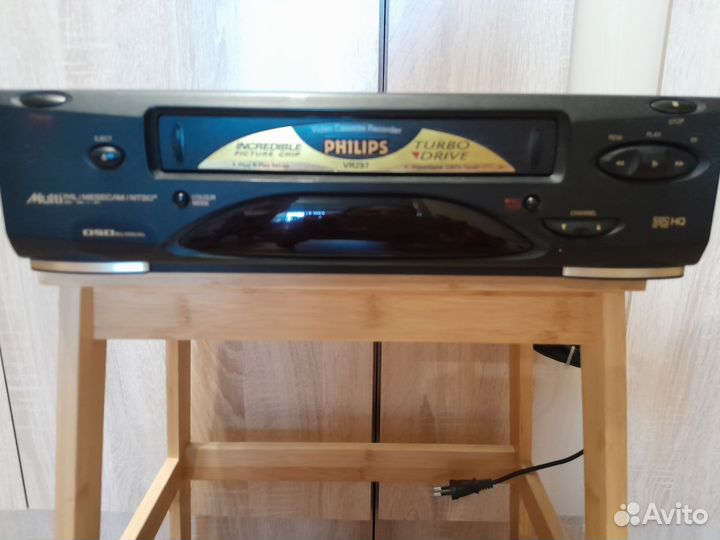 Видеомагнитофон philips. 297