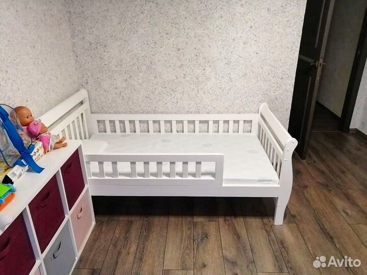 Детская кровать из массива