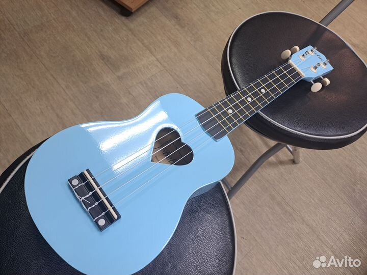 Укулеле небесная с сердечком