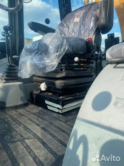 Экскаватор-погрузчик CASE 570 ST, 2023