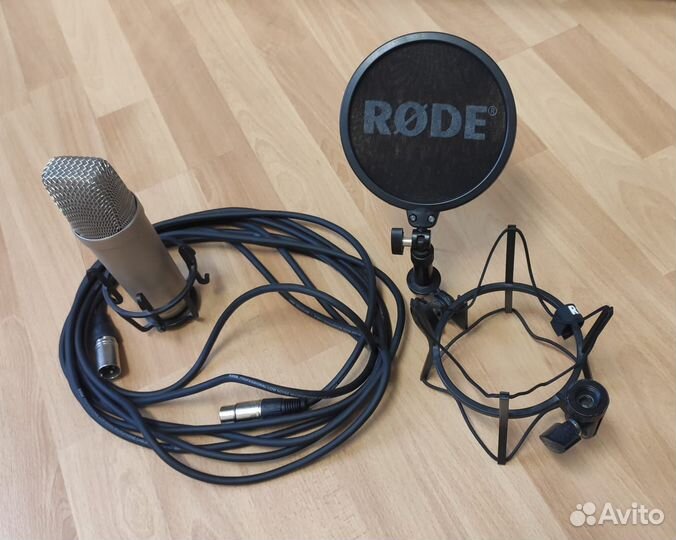 Rode NT1A + паук и провод, студийный микрофон