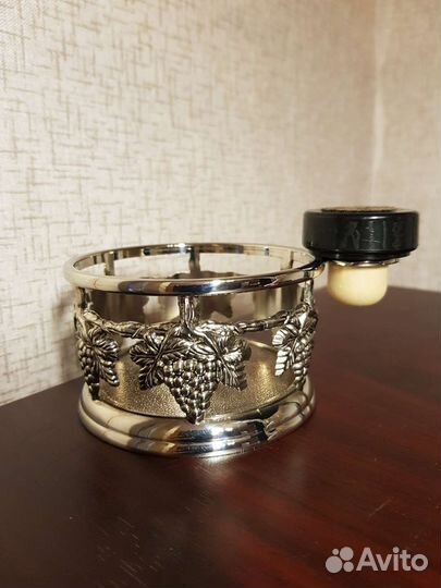 Подставка для бутылки с пробкой