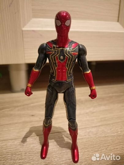 Фигурки героев Marvel