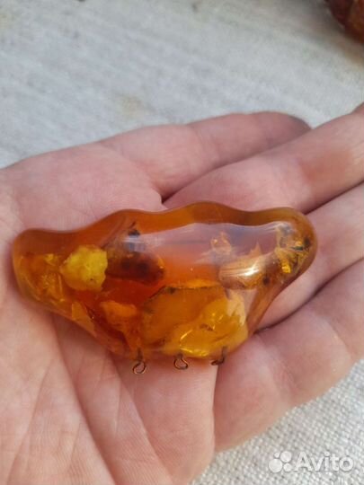 Янтарь брошь