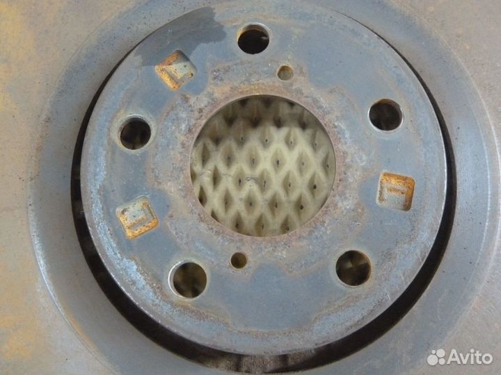 Комплект передних суппортов Lexus IS 250/350 2005-2013 (4775022460 4773022460 4351222260)