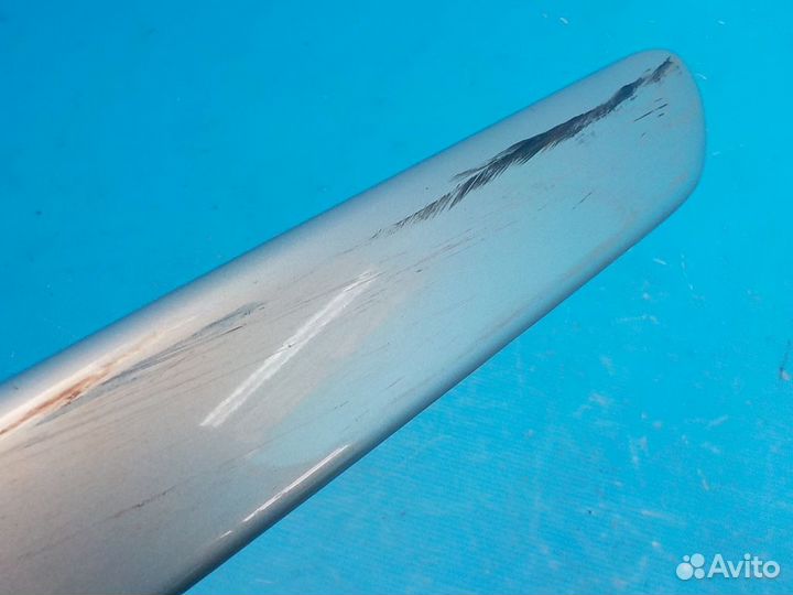 Молдинг переднего бампера левый toyota Avensis (T2