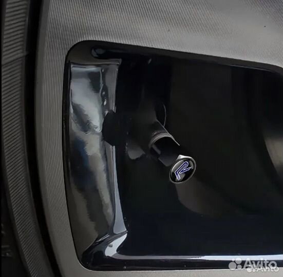 Колпачки на ниппеля авто с лого Audi Черные