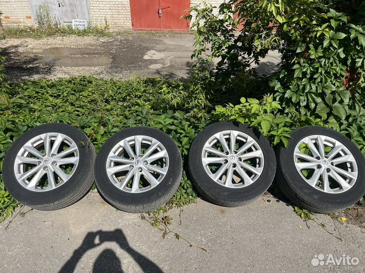 Продам колеса в сборе R17/215/60 Nissan,Reno