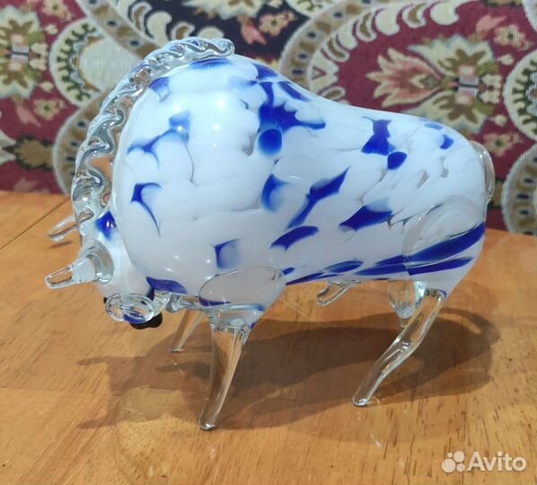 Цветное стекло. Бык