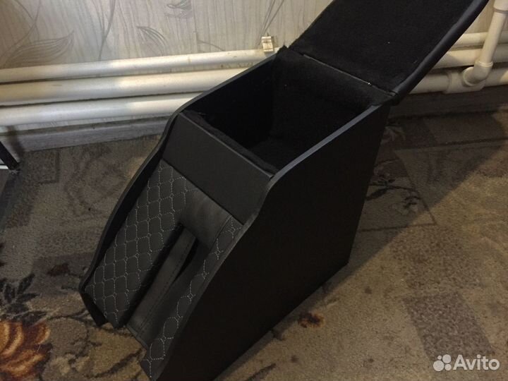 Подлокотник Audi 100c4,A6C4