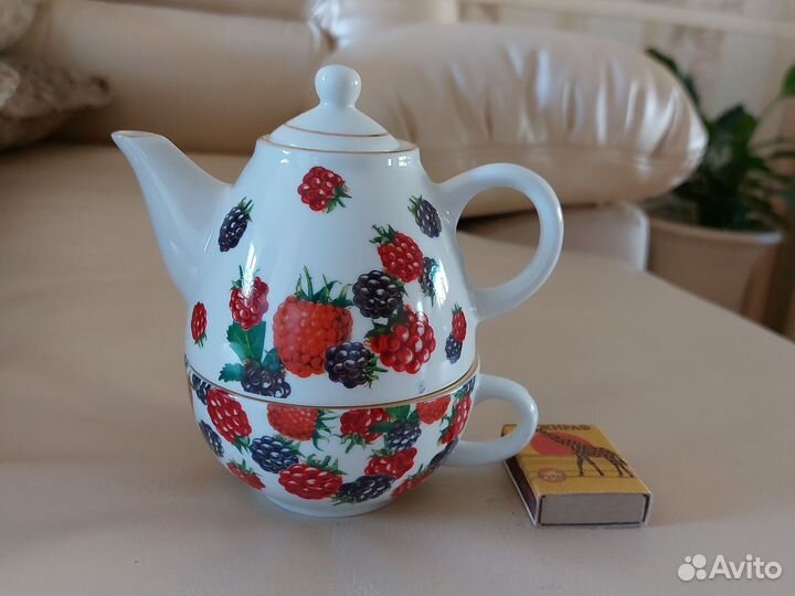 Заварной чайник на чашке