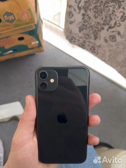 iPhone 11, 64 ГБ