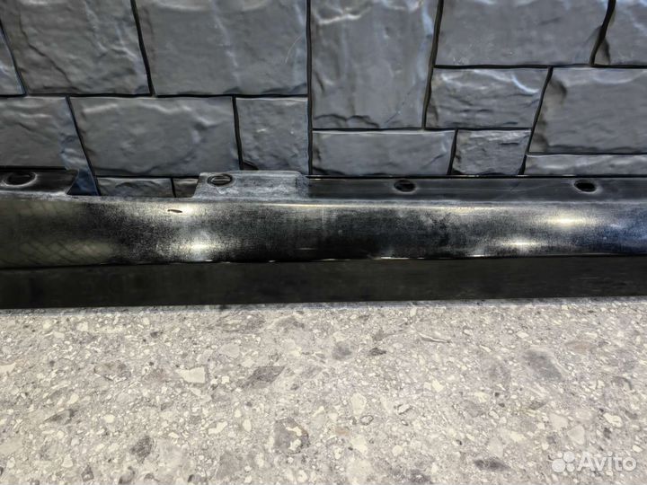 Порог левый W204 чёрный 197