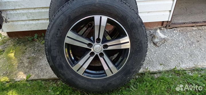 Резина с дисками 215 70 r16 зимняя