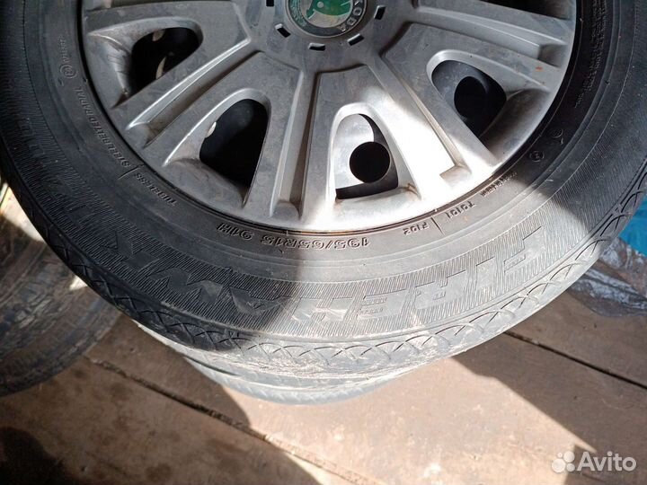 Продам колеса 195/65R15