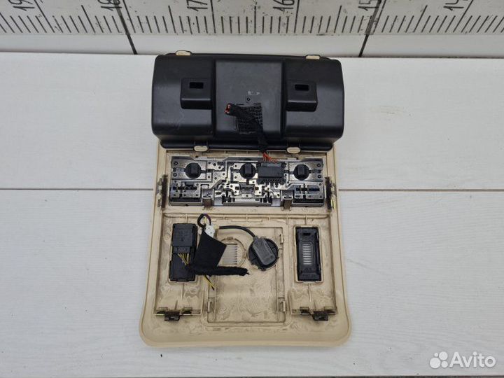 Плафон освещения передний Land Rover Range Rover