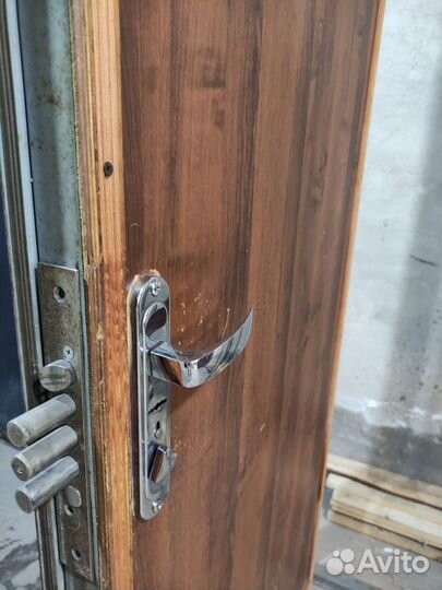 Дверь входная металлическая, 2шт