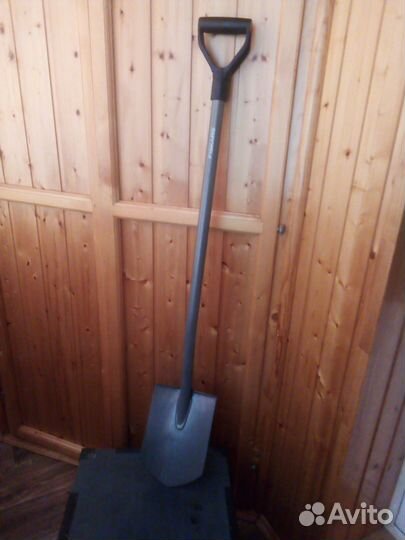 Лопата штыковая fiskars Польша