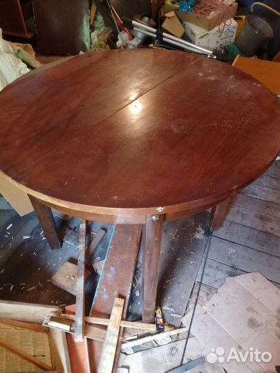 Кухонный стол