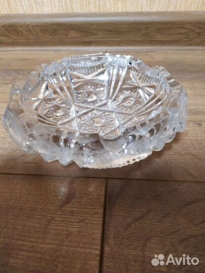 Хрустальная посуда (салатник, пепельница, бокалы)
