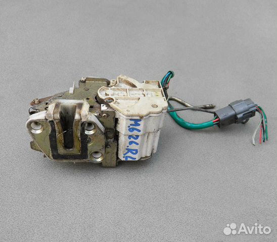 Замок двери задний левый Mazda 626 GE 2.0