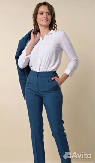 Костюм женский пиджак и брюки 50 размер