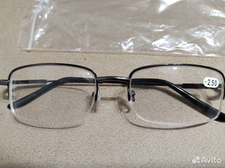 Очки с диоптриями-2,5