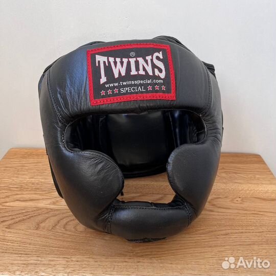 Боксерский шлем Twins кожаный черный