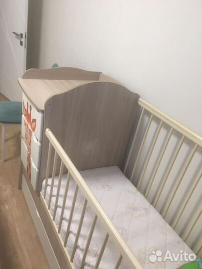 Детская кроватка