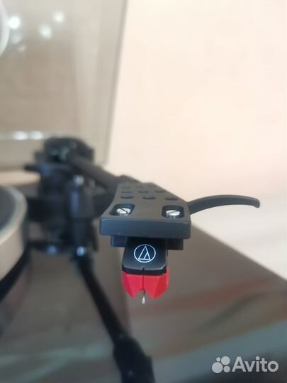 Виниловый проигрыватель