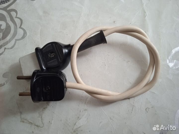 Шнуры к электрическому чайнику, утюгу