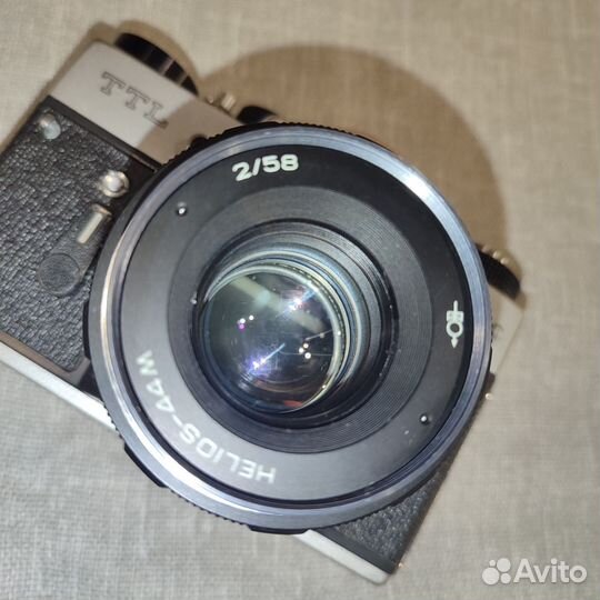 Фотоаппарат Зенит ттл с объективом Гелиос 44м