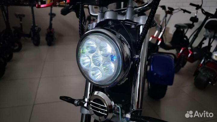 Электроскутер трицикл трайк