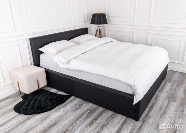 Кровать с матрасом